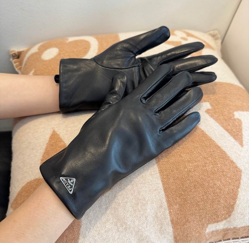 Prada gloves hm34
